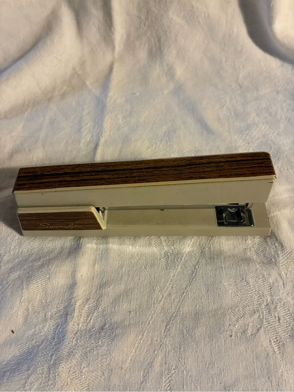 Swingline Vintage Desk Stapler in Cream with Woodgrain Accent